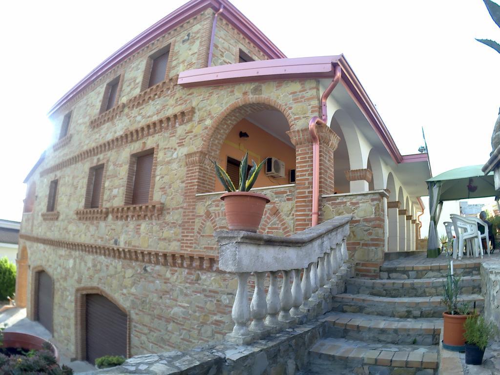 B&B Castello Michelina San Nicola dellʼAlto Buitenkant foto