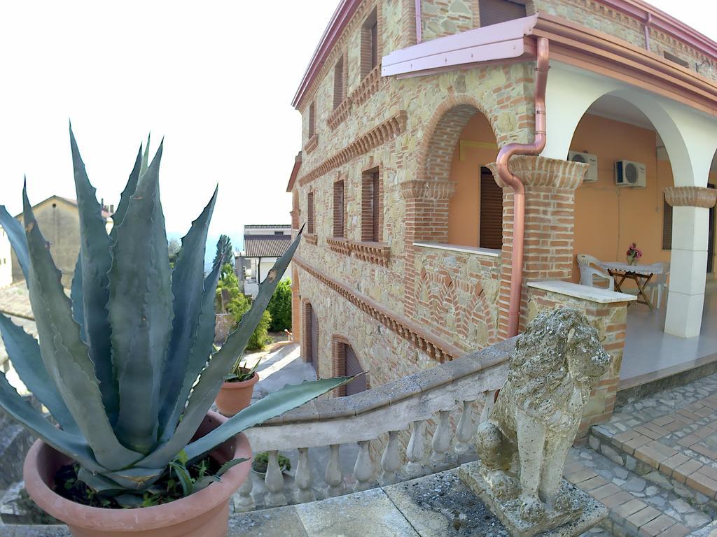 B&B Castello Michelina San Nicola dellʼAlto Buitenkant foto