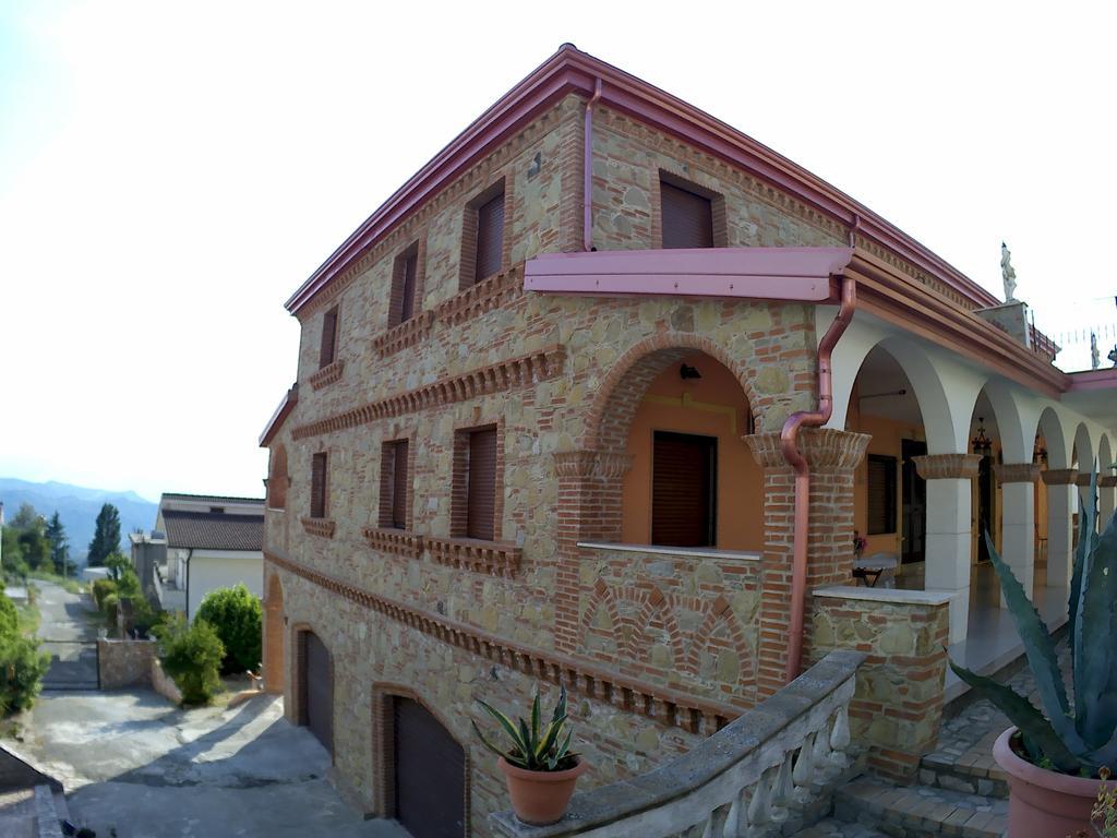 B&B Castello Michelina San Nicola dellʼAlto Buitenkant foto